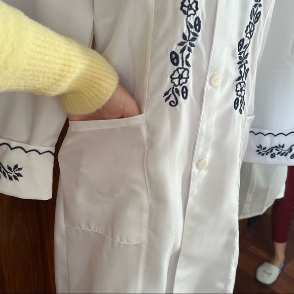 NWOT Embroidery laboratory coat L medical scrub - Picture 6 of 14
